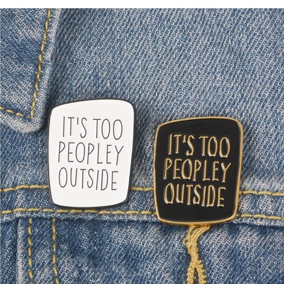 Slogan Design Square Enamel brooch - Picture 3 of 3